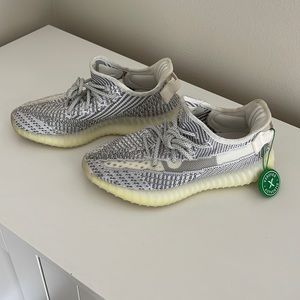 Yeezy Boost 350 V2. Size 5